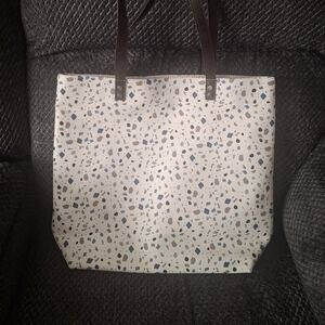 Elegant Speckled Tote Bag with Brown Handles .Jewell By Thirty One